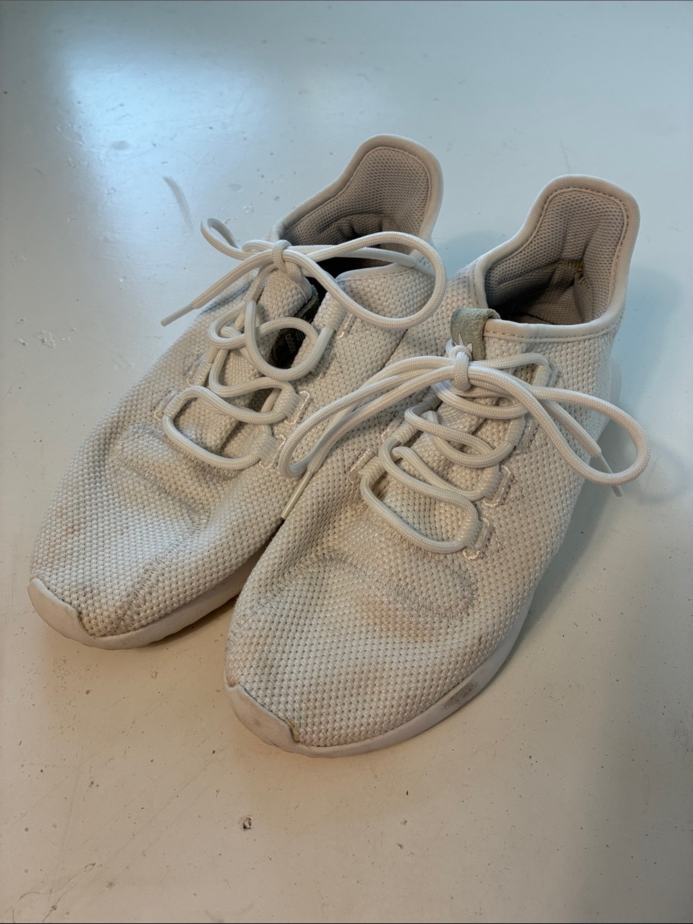 Adidas Sz 4 Youth White Tie Up Sneakers